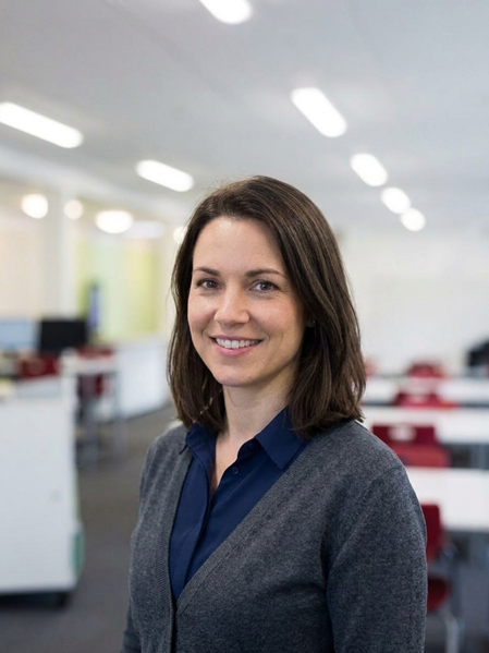 Monia Schmidt – Digital-Pädagogische Beraterin, schulische Digitalisierungsprozesse